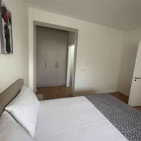 Spacious 2-bed 2-bath *