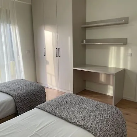 Spacious 2-bed 2-bath Apartmán *